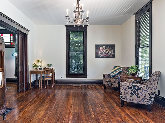5th image of 113 N Oak St
