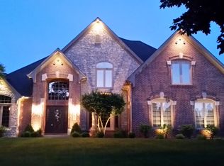 1615 Hunters Glen Ct, Wheaton, IL 60189