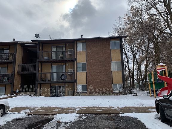 2nd image of 2650 Jefferson Ave APT 17