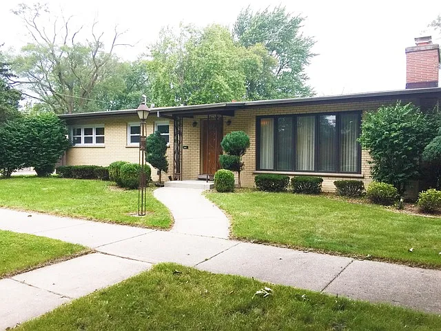 12158 Maple Ave photo 1