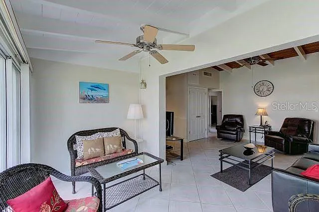 1 bed, 1.0 bath, 708 sqft, $5,370 — Photo 4