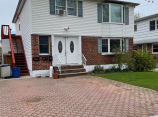 35-24 204th St #1, Bayside, NY 11361