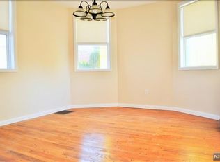 281 Grove St, East Rutherford, NJ 07073