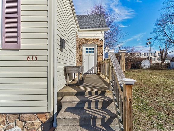 2nd image of 615 N 10th Ave