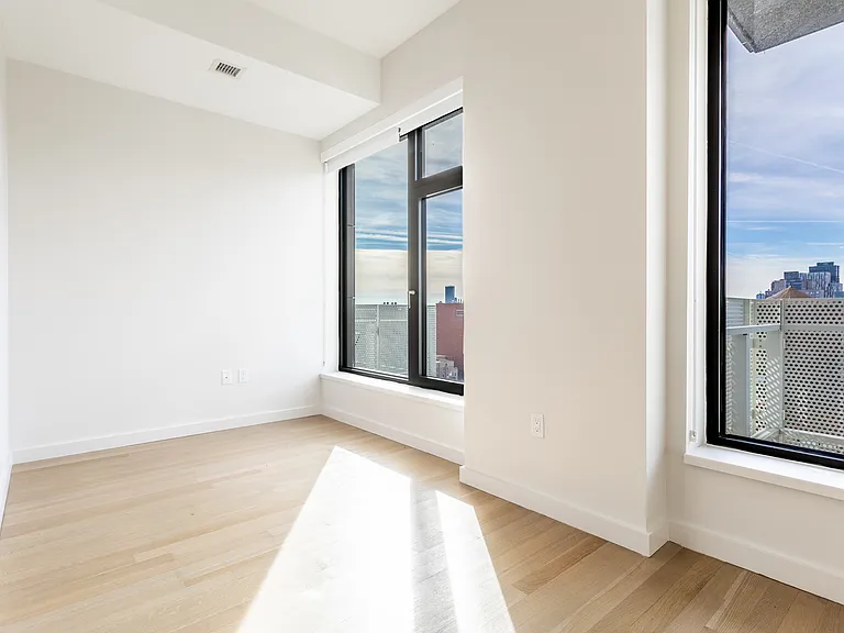 515 E 86th St #2102 — Photo 7
