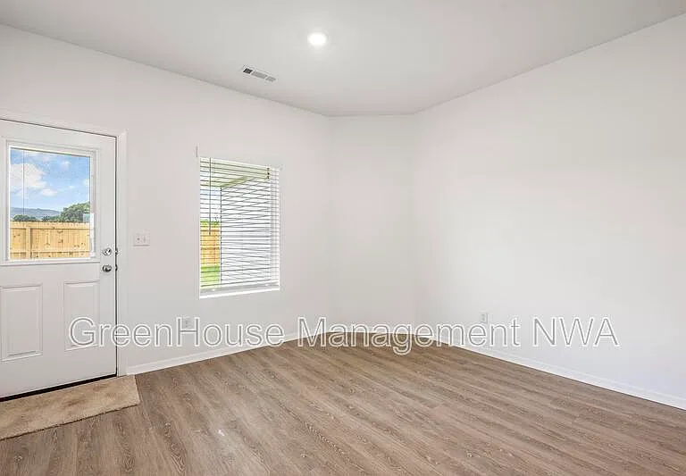 2637 E Gila Way — Photo 8