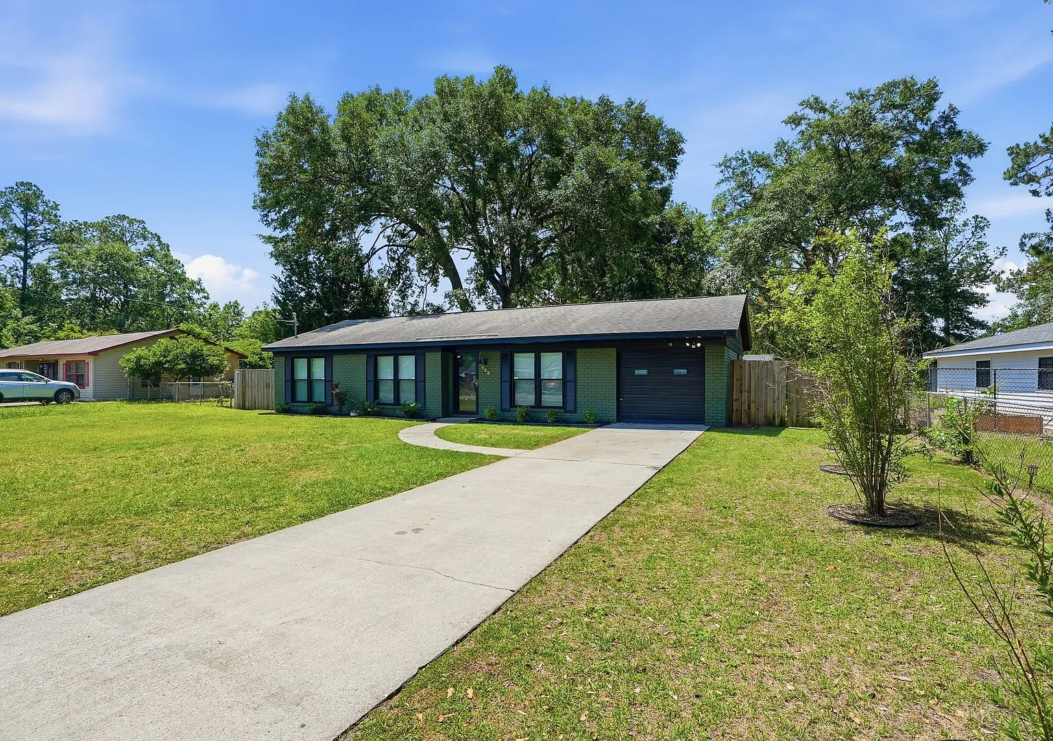 Ranch Home For Lease Near Fort Stewart — Photo 3