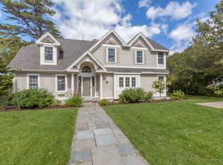 4 Robie Rd, Kennebunk, ME 04043