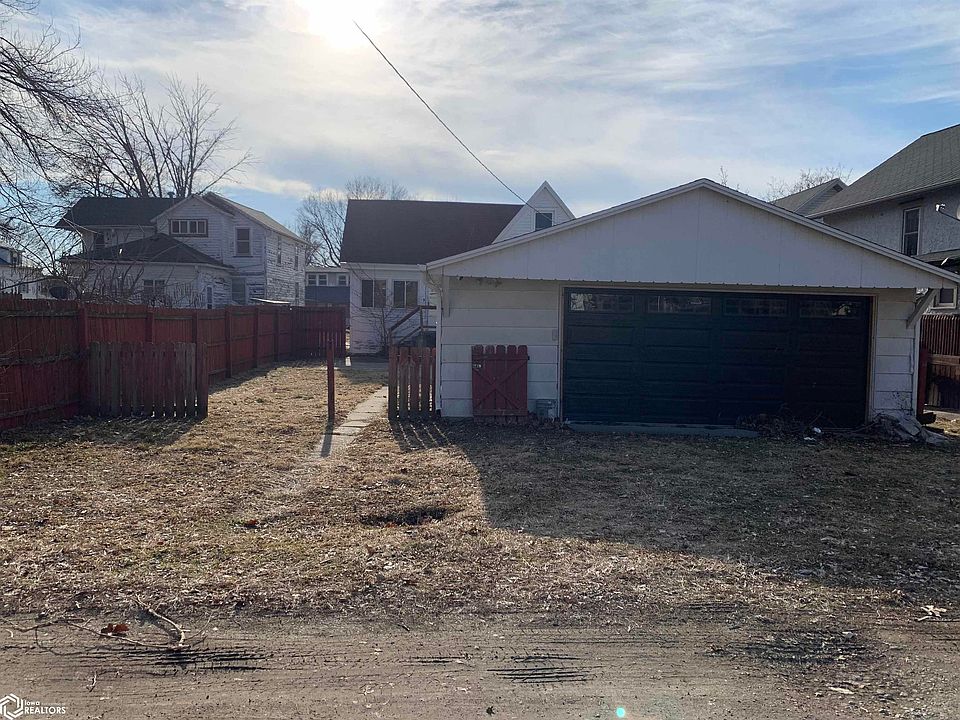 2nd image of 1323 Fulton St