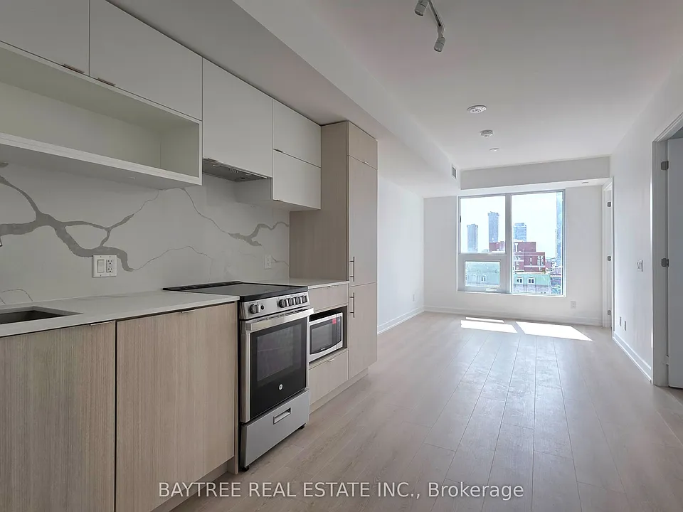 100 Queen St E #1611