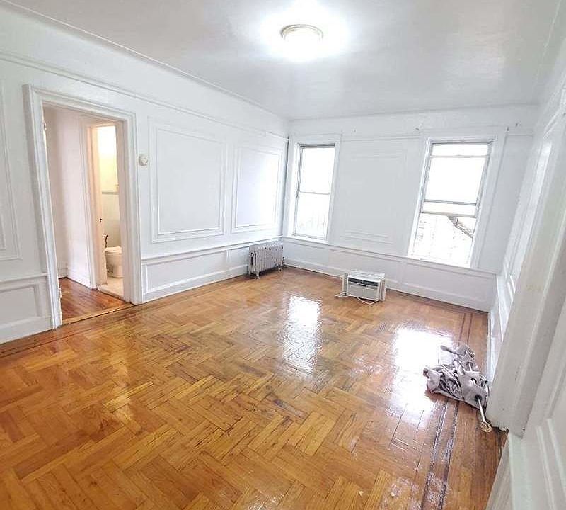 2nd image of 1554 Ocean Ave #18C