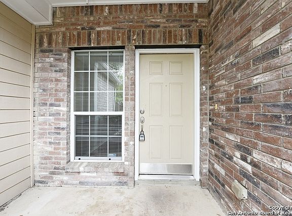 2nd image of 4135 Saint Charles