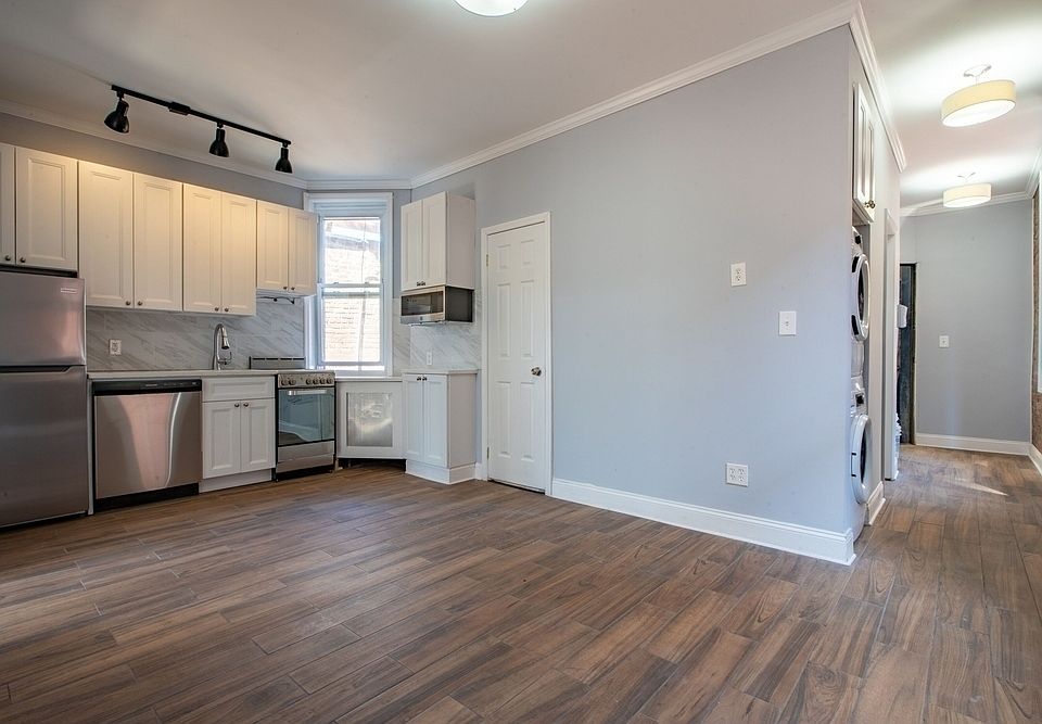 1st image of 34 1/2 Saint Marks Pl #11A