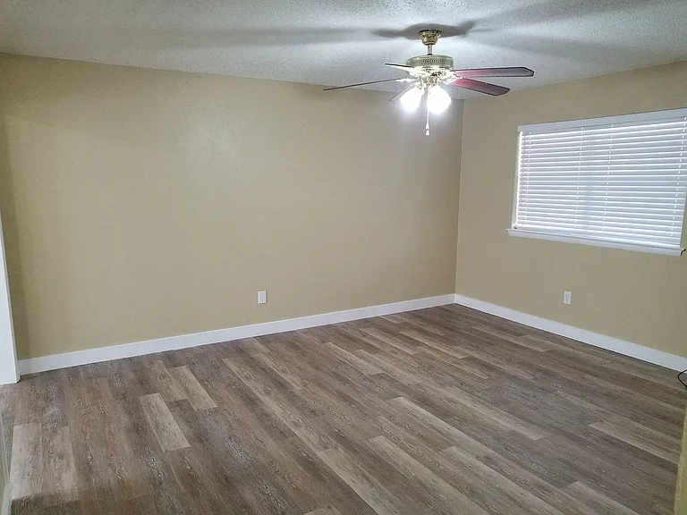 301 N University Dr #9 — Photo 16