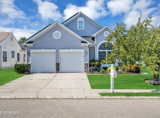 17 Sea Girt Ln, Waretown, NJ 08758