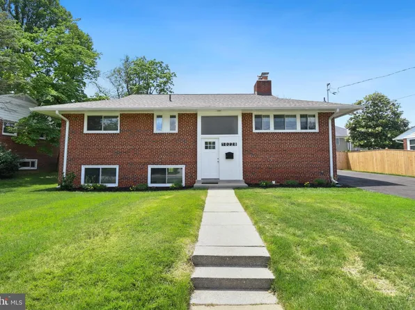 10228 Farnham Dr, Bethesda, MD 20814