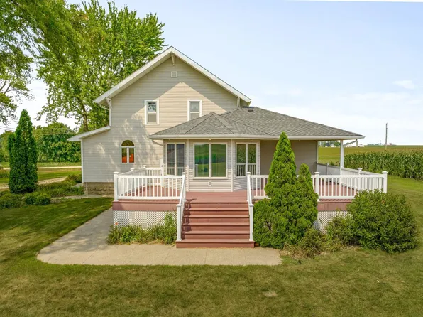 3180 210th St, Sumner, IA 50674