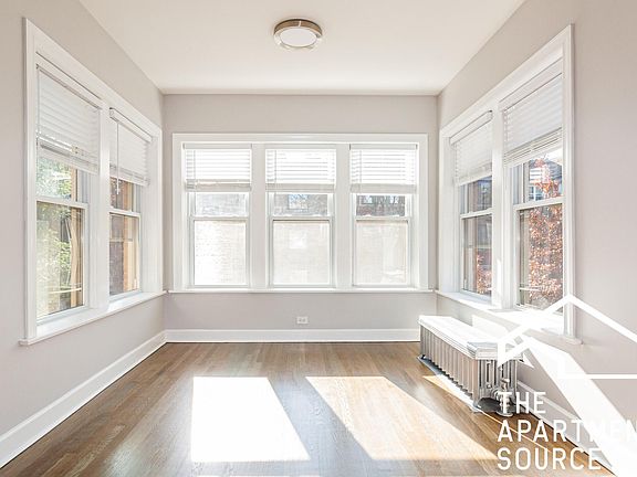 3rd image of 1454 W Winnemac Ave APT 2
