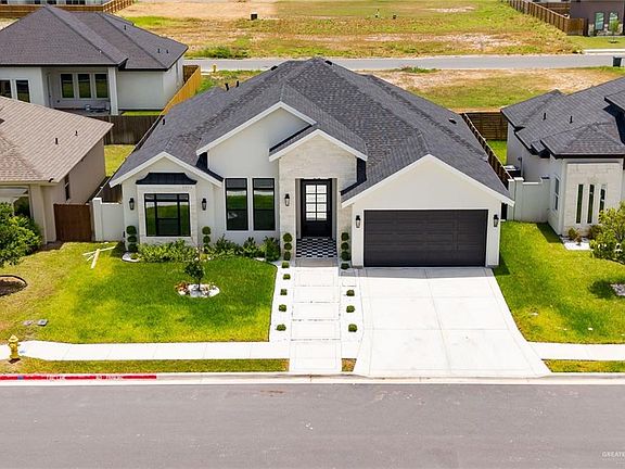 2nd image of 2901 Magnolia Dr