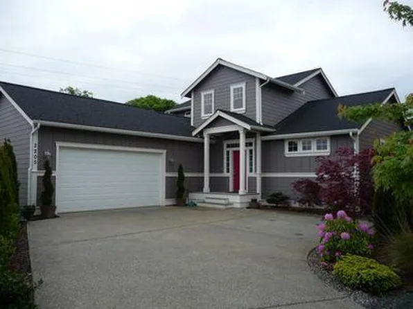 2205 19th St, Anacortes, WA 98221