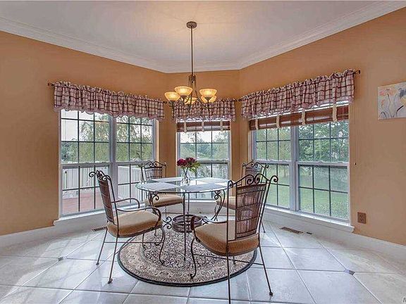 5th image of 5 Augusta Ct