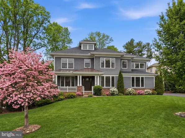 2867 Hill Rd, Vienna, VA 22181