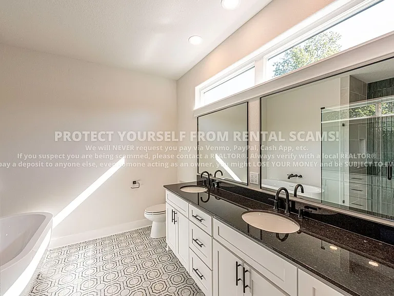 956 W Boone St — Photo 14