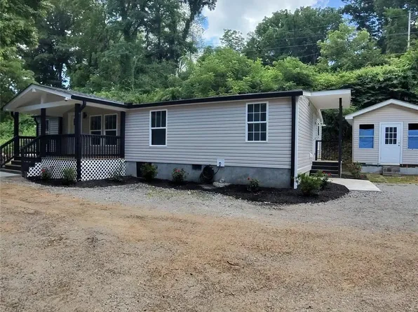 64 P J Dr, Waynesville, NC 28786