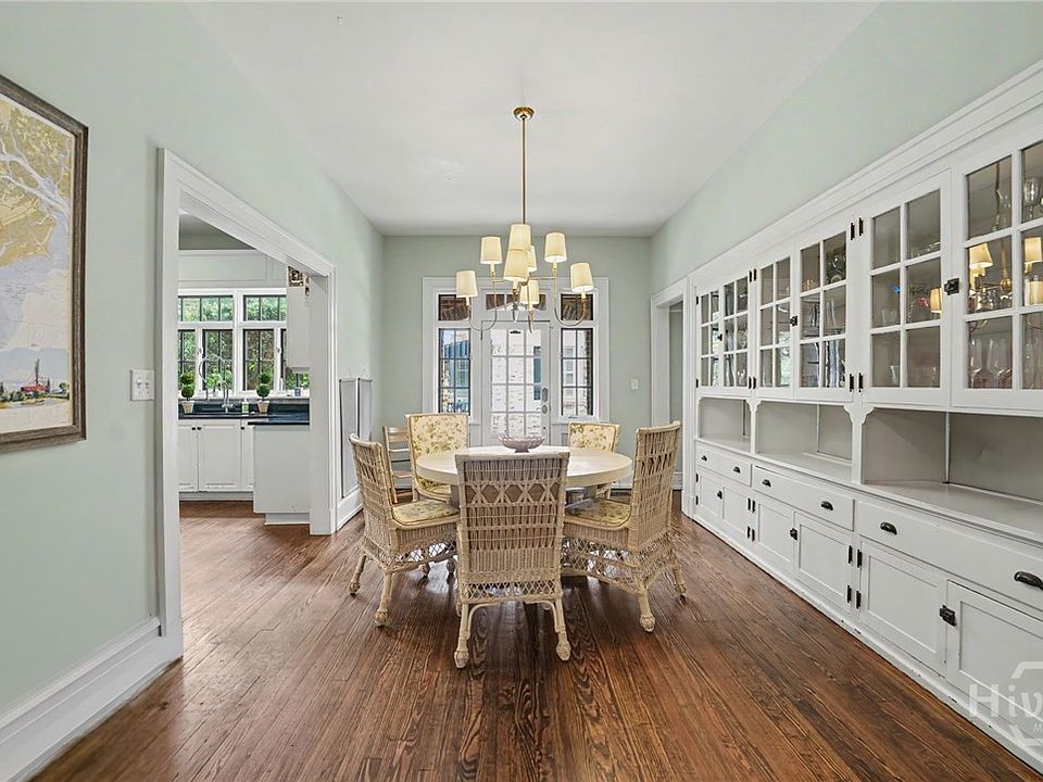 31st image of 27 E 49th Street