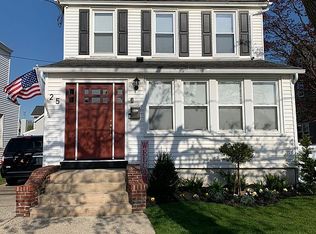 25 Saint Marks Ave, Rockville Centre, NY 11570