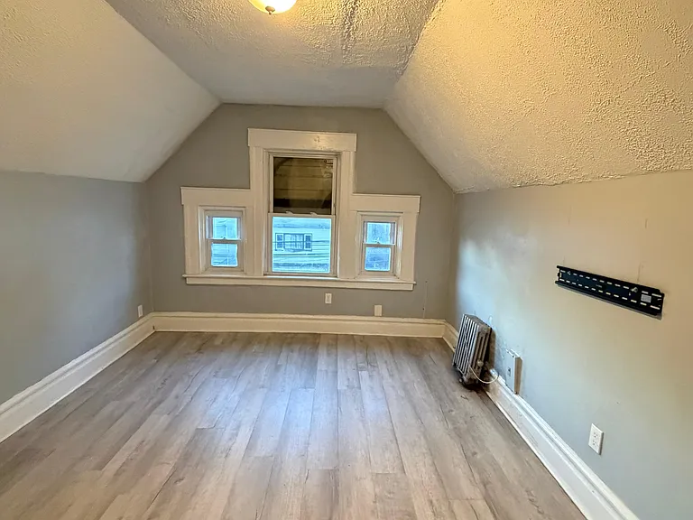 384 Sanford Ave #3 — Photo 4