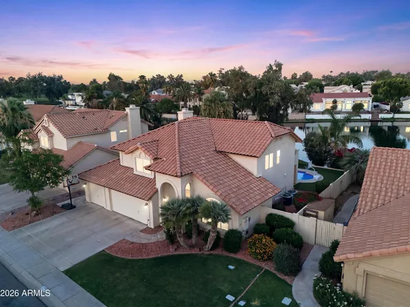 3821 S HAWTHORN Drive, Chandler, AZ 85248