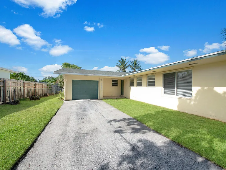 2022 Collier Ave — Photo 31