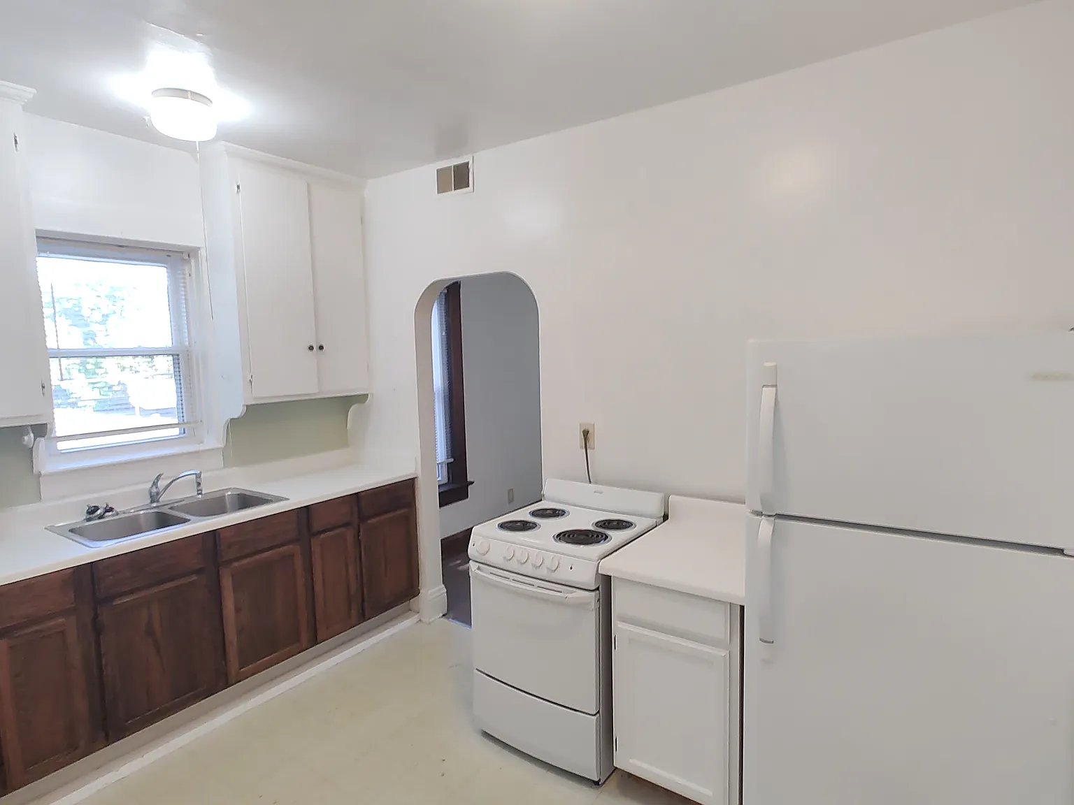 2 bed, 900 sqft, $900 — Photo 1