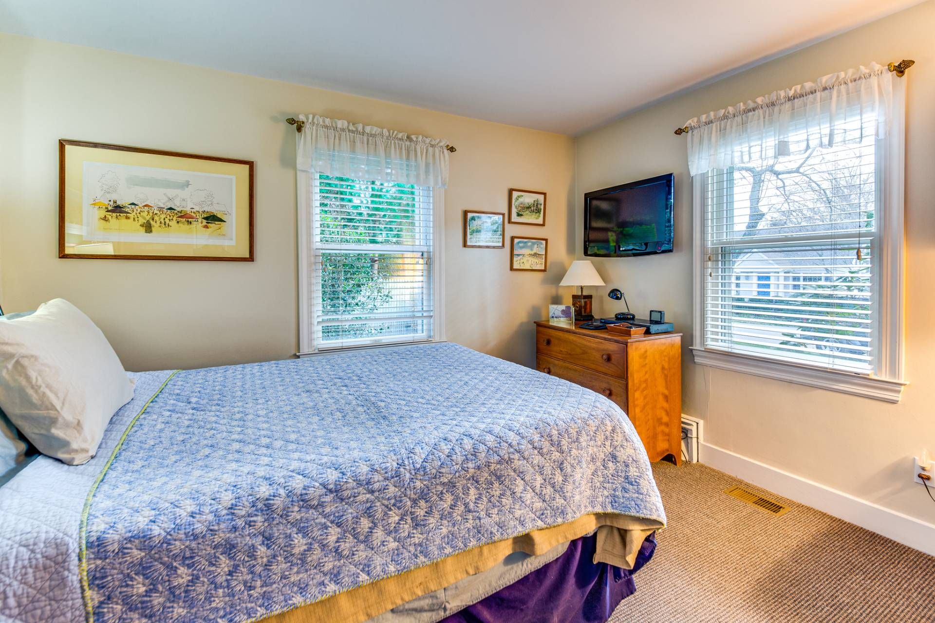 44 Dayton Ln in East Hampton Out East