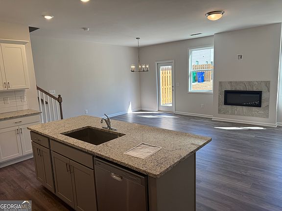 4th image of 5139 Longview Run