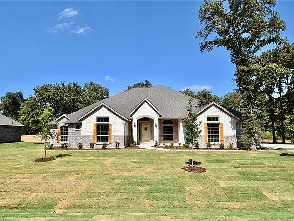 2nd image of 115 Dogwood Dr