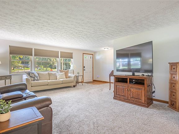 2nd image of 4775 Bonnie Rd