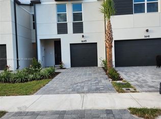 1645 Lindley St, Mangonia Park, FL 33407