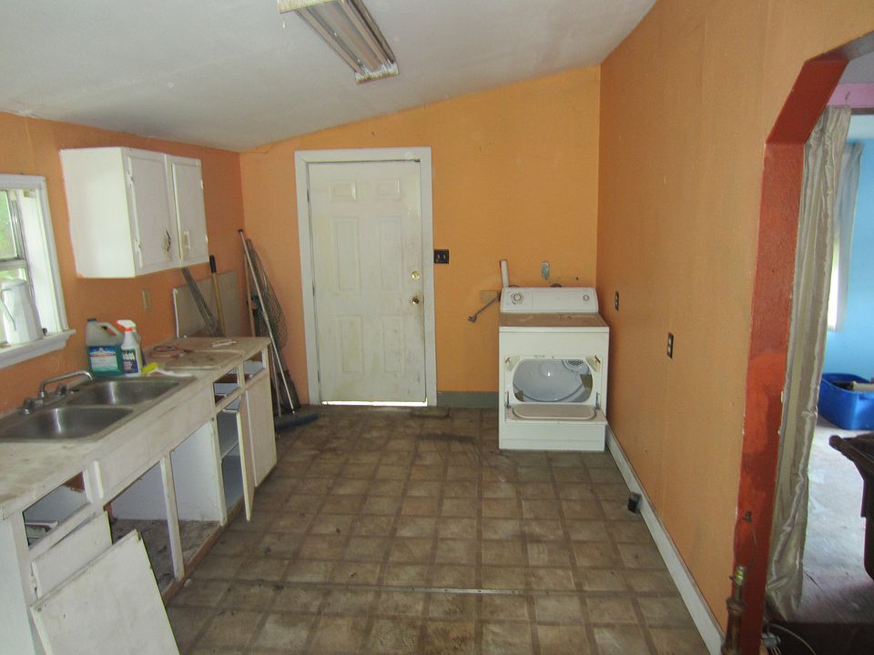 2nd image of 418 E Alice Ave