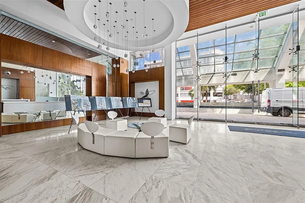 1 bed, 1.0 bath, 742 sqft, $3,200 — Photo 3
