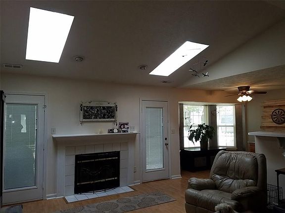 4th image of 10142 Park Royale Dr