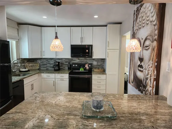 3194 Roosevelt St, Hollywood, FL 33021