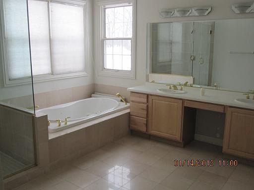3rd image of 6537 N White Pine Way
