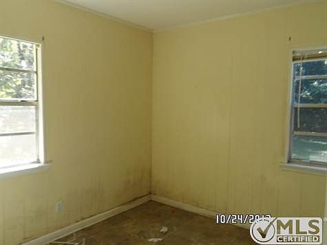 5th image of 99 Asbury St