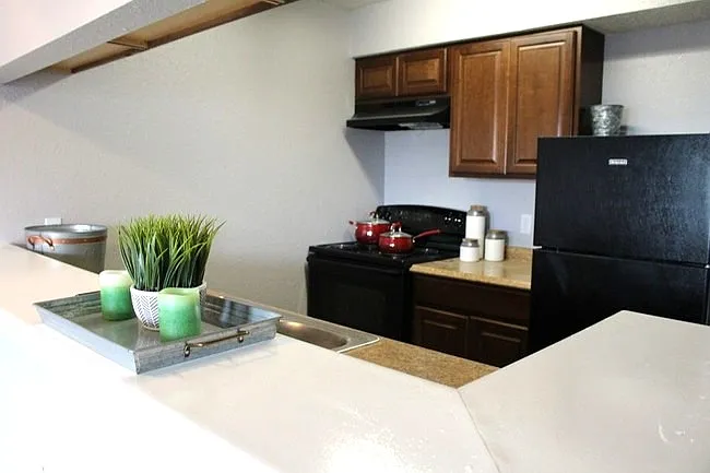 400 Raymond St #16 — Photo 3