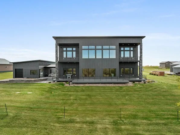 108 Moonlight Dr, Parshall, ND 58770