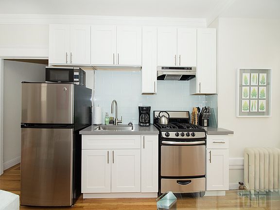5th image of 733 Bush St #302