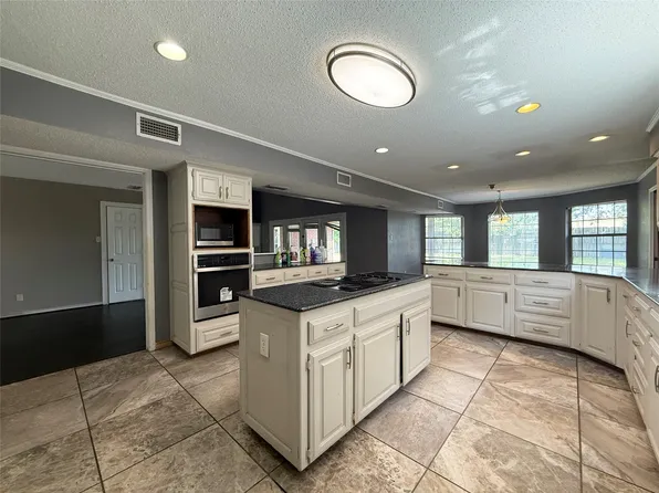 422 W Oneal St, Wills Point, TX 75169