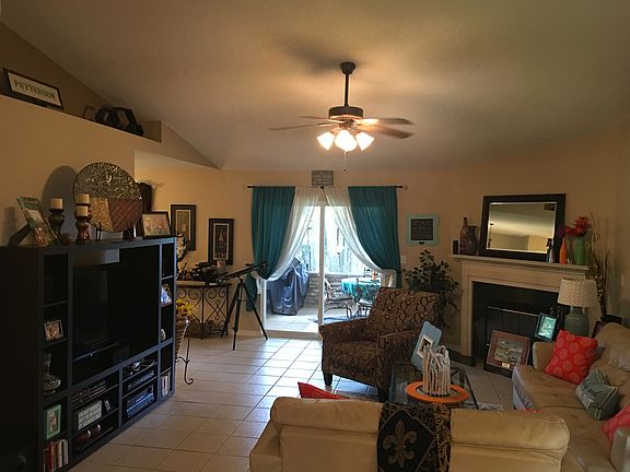 Family Room, Vaulted Ceiling